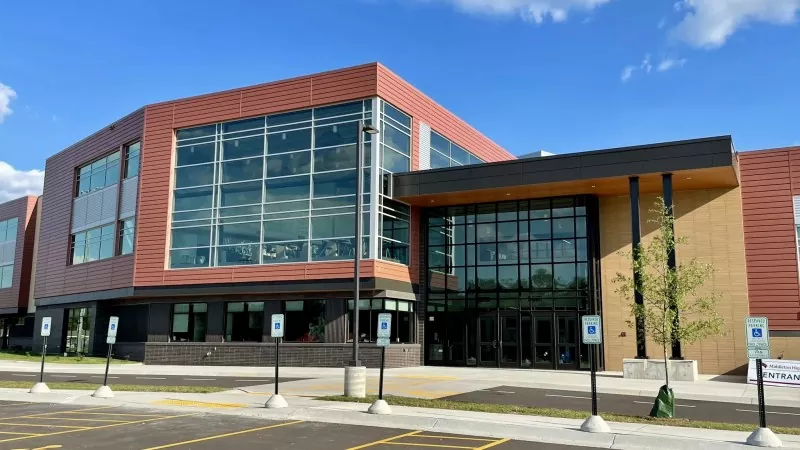 École de structure métallique assemblée
