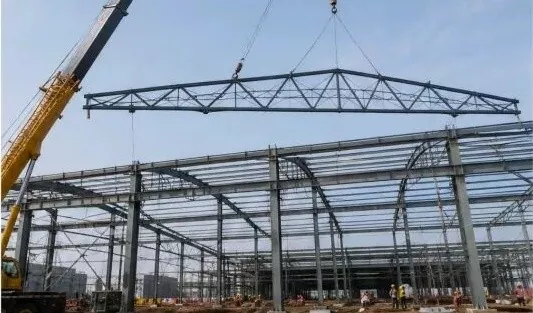 Roof truss lifting