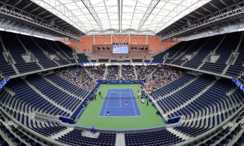 Construction en acier pour stade de tennis intérieur