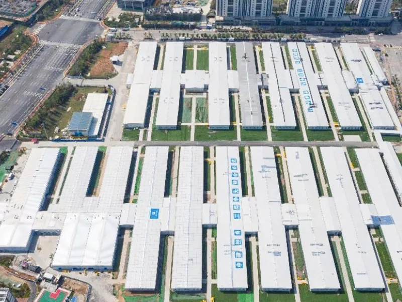 Bâtiment hospitalier à structure métallique modulaire