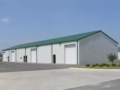 Entrepôt modulaire à structure métallique