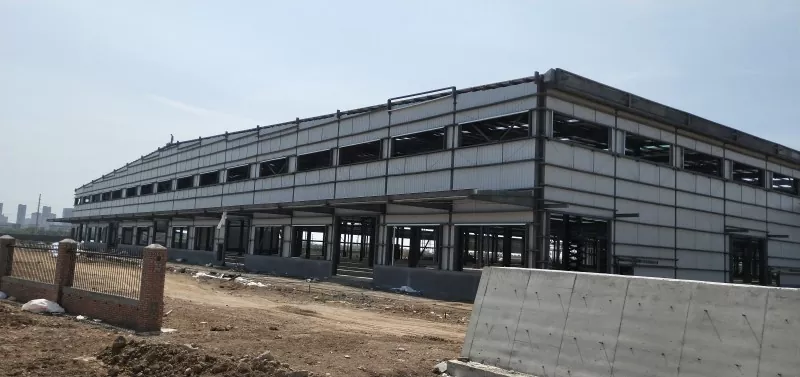 Construction d'entrepôt logistique à cadre en acier modulaire préfabriqué