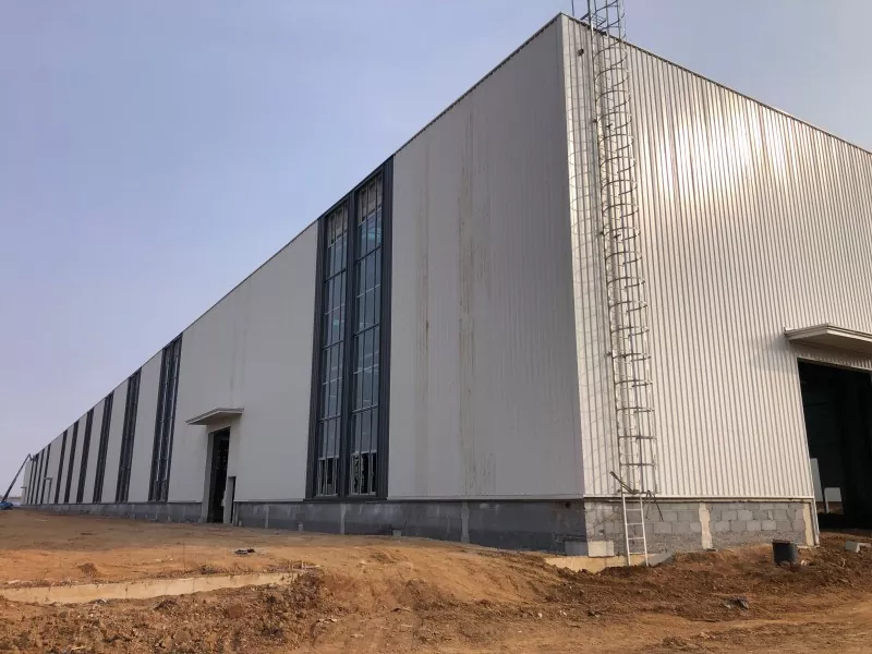 Entrepôt en acier préfabriqué