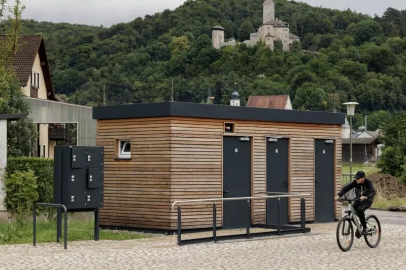 Construction de toilettes publiques préfabriquées en acier