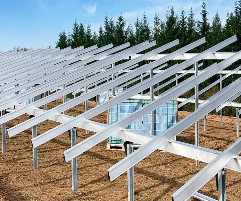 Structure de montage de panneaux solaires