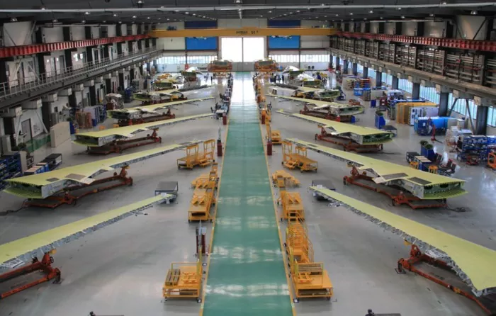Construction d'atelier de fabrication d'avions à structure métallique