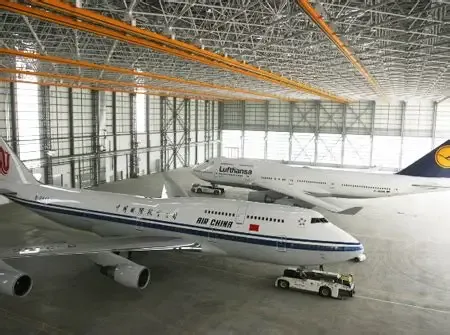 Hangar de maintenance de structure métallique