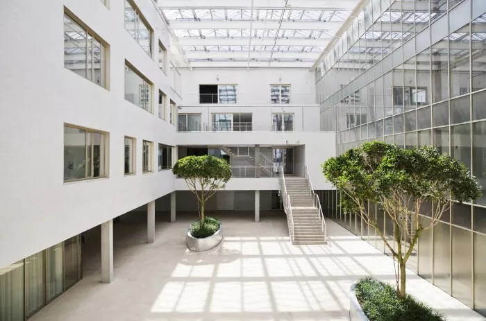 Hôpital psychiatrique à structure métallique