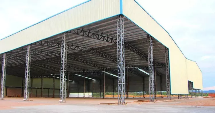 Entrepôt de fermes en acier